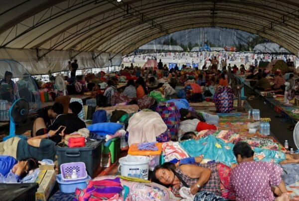 “Panic at the Frontier: Massive Exodus After Explosive Thailand–Cambodia Violence